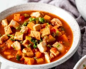 طريقة عمل شوربة الخضار بالفراخ